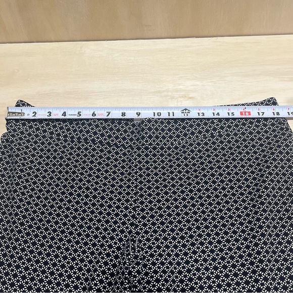 XL Capri Black and White Pattern Pants Liz Claiborne Lori Women’s Bottoms - Picture 3 of 8